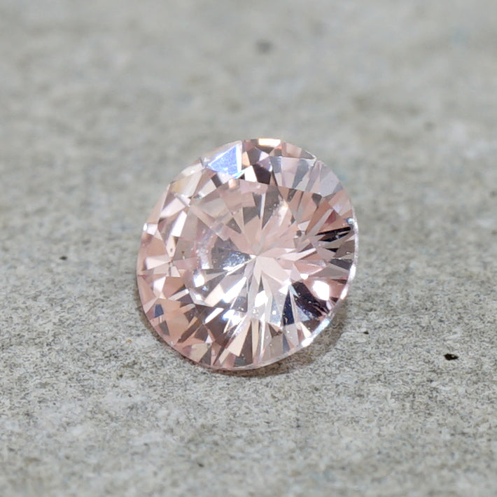1 Light Pink Diamond 0.056ct 2.40mm