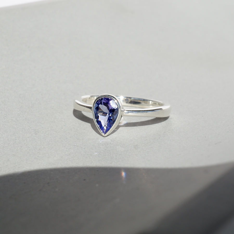 【タンザナイト 0.65ct/タンザニア産】Silver925×ロジウムコーティングリング